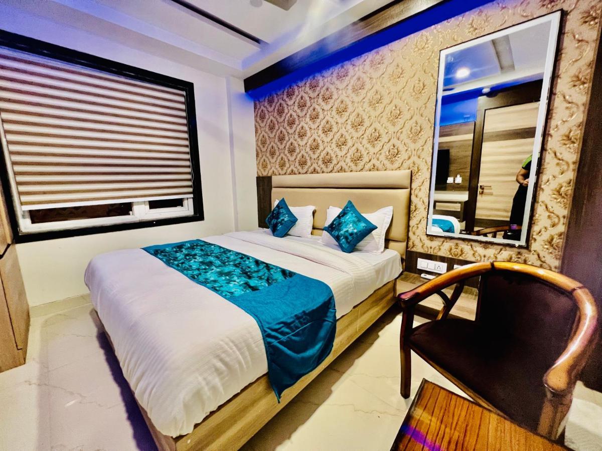 Hotel Apple Inn & Suites, New Delhi Exterior photo