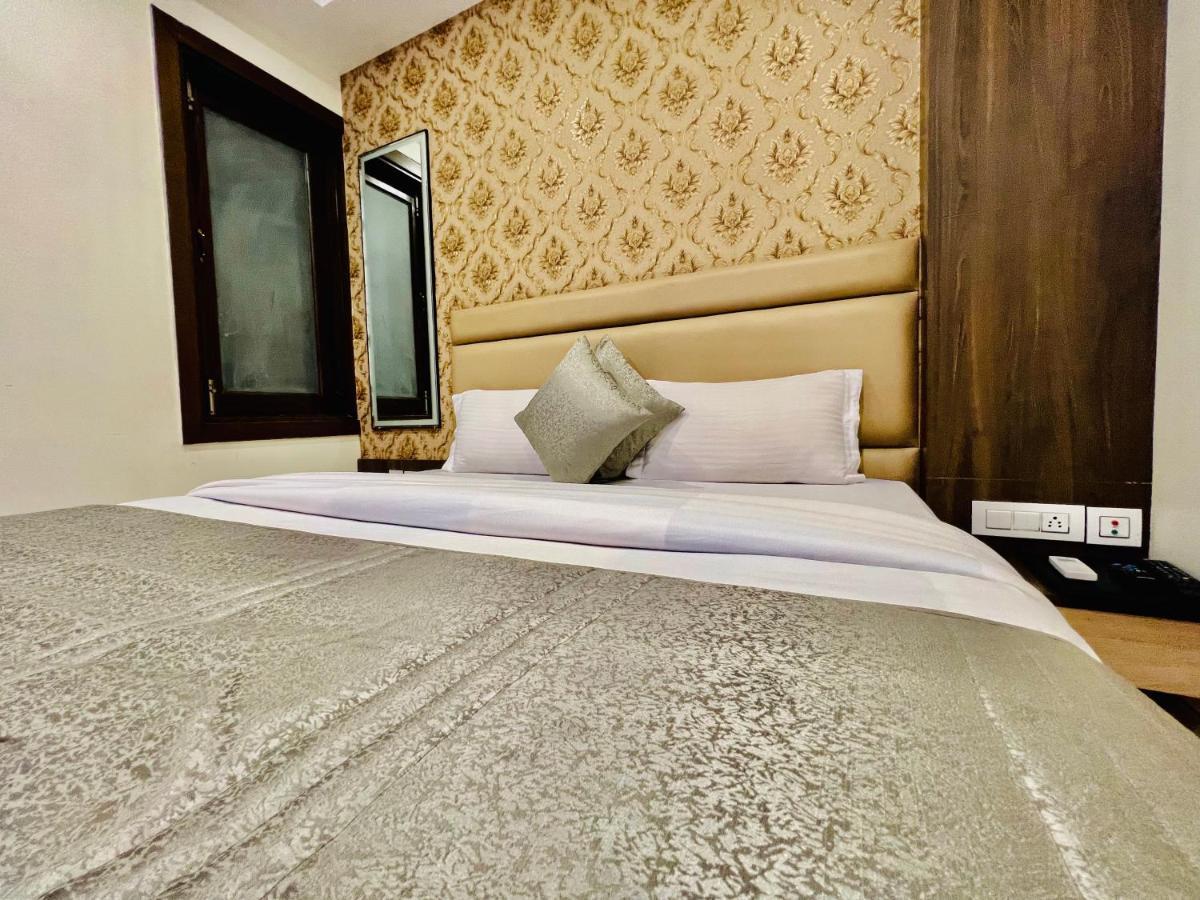 Hotel Apple Inn & Suites, New Delhi Exterior photo